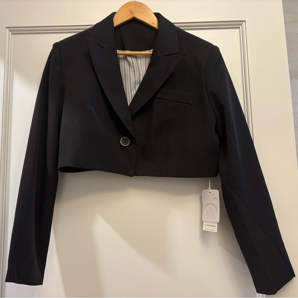 Commense Black Cropped Blazer - Picture 2 of 7